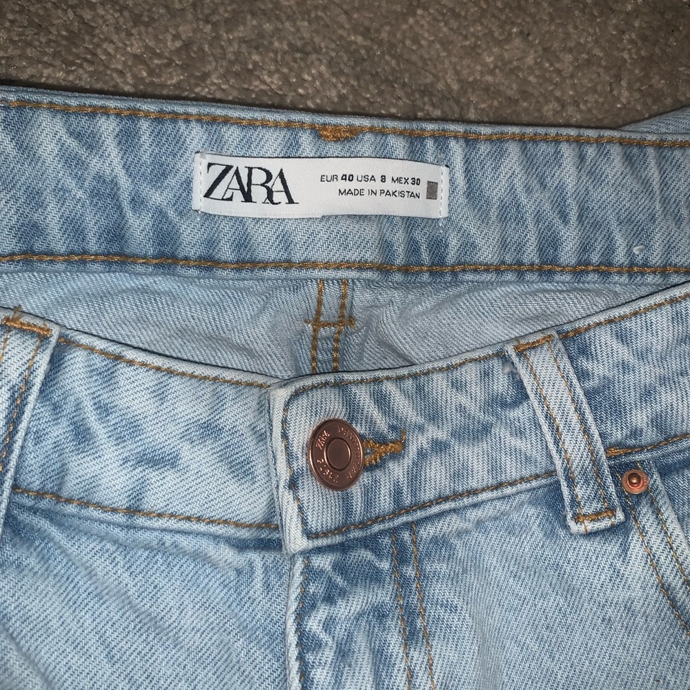 Zara High Waist Jeans in Light Blue - Picture 2 of 6